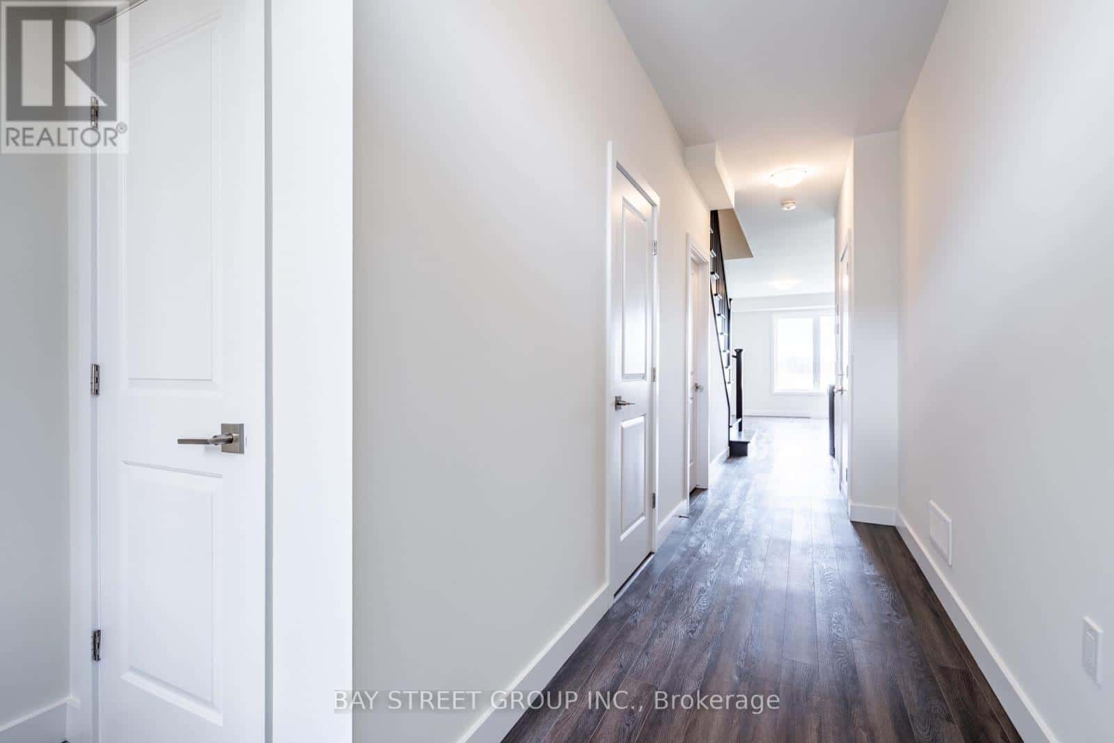 Hamilton (Stoney Creek) — Hamilton (Stoney Creek) - Photo 5 of 38