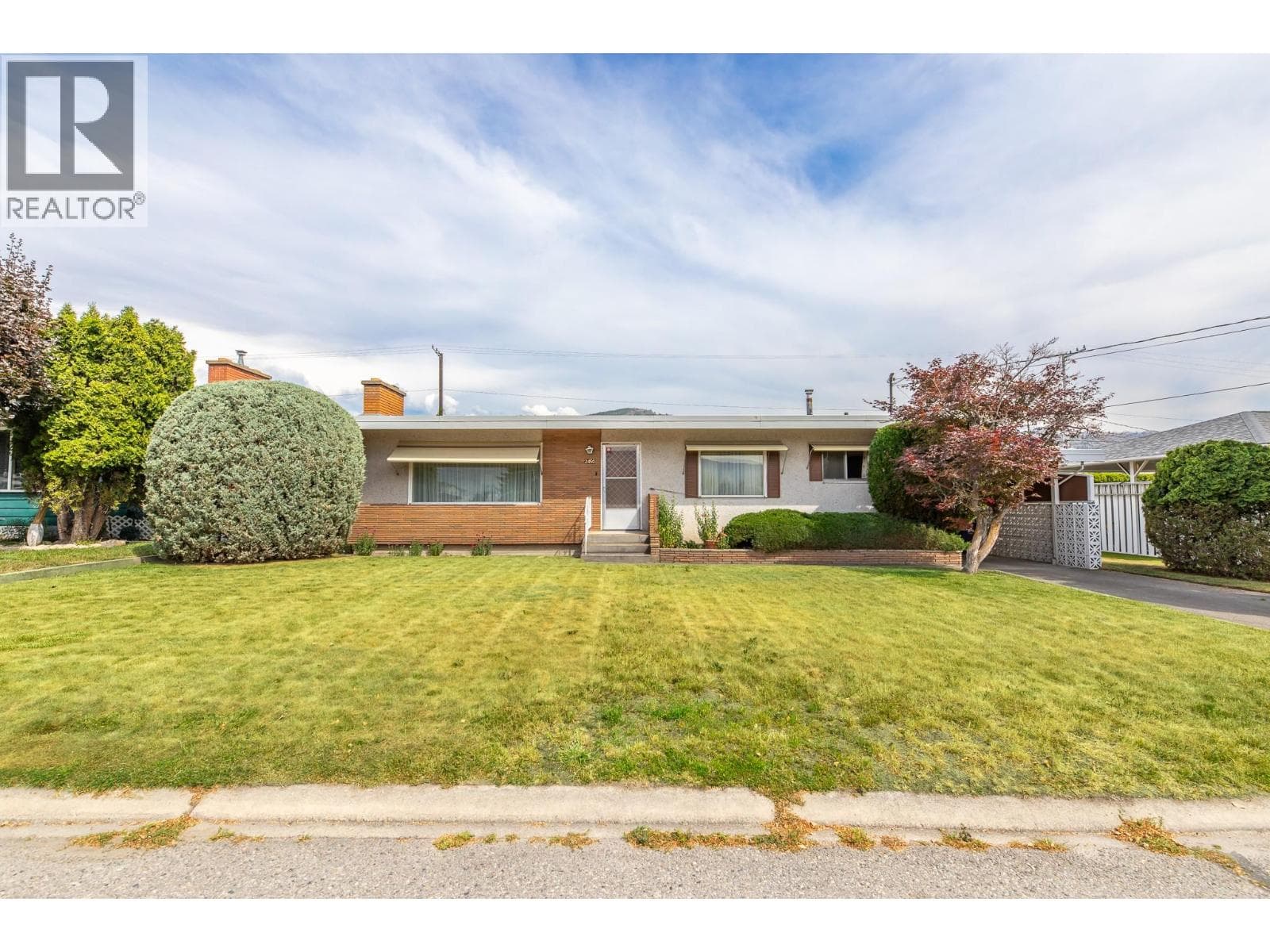 2450 McKenzie Street — Penticton, British Columbia - Main photo