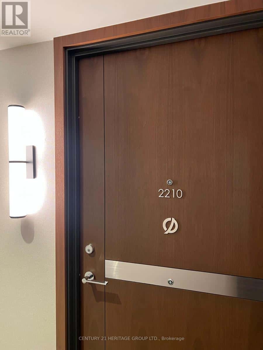 Toronto (Waterfront Communities) — Toronto (Waterfront Communities) - Photo 2 of 20