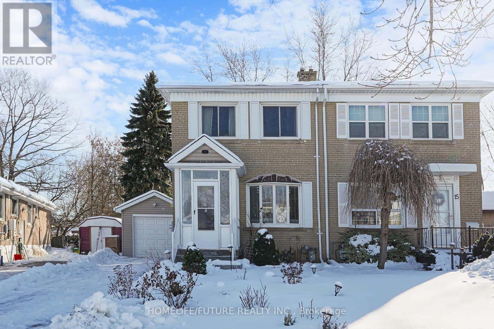 17 MEDWAY CRESCENT — Toronto (Bendale), Ontario - Photo 2 of 50