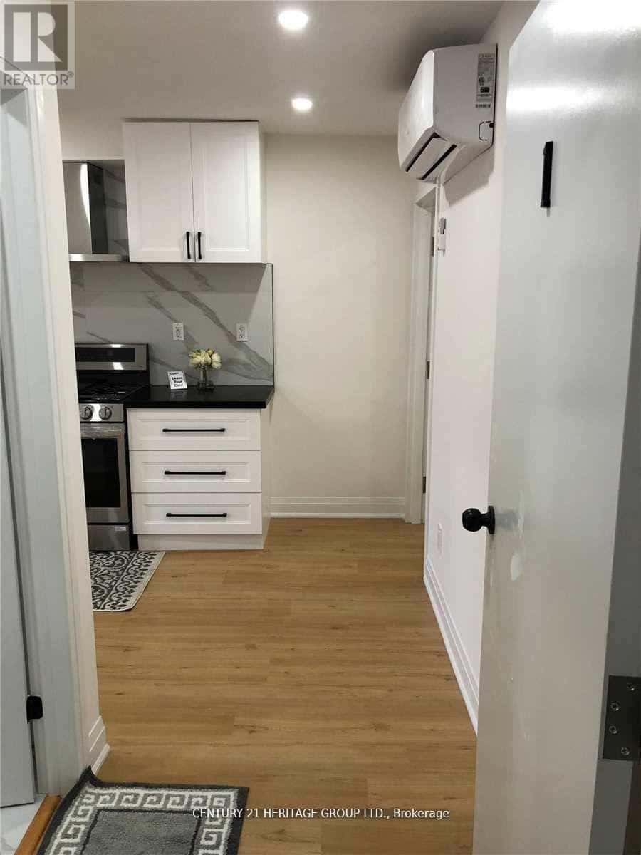 1 - 1710 DANFORTH AVENUE — Toronto (Danforth) - Photo 4 of 17