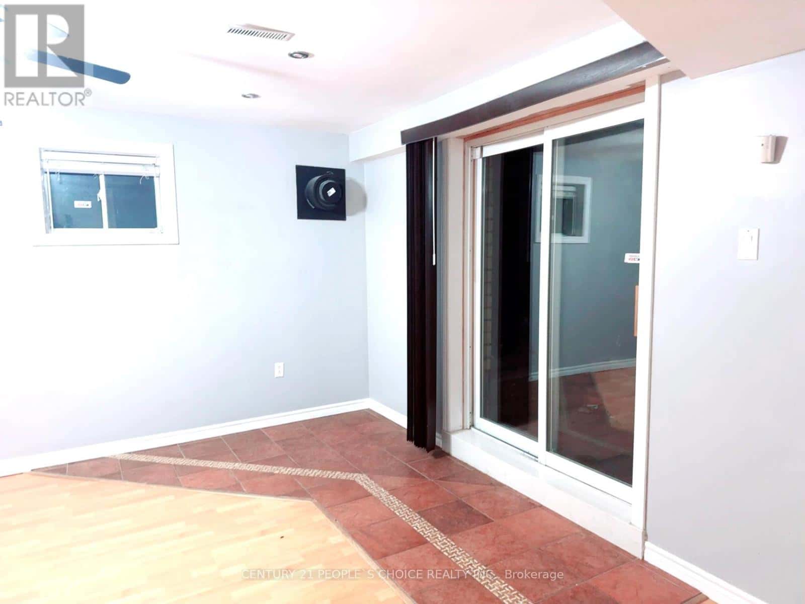 Georgina (Keswick South) — Georgina (Keswick South) - Photo 3 of 13