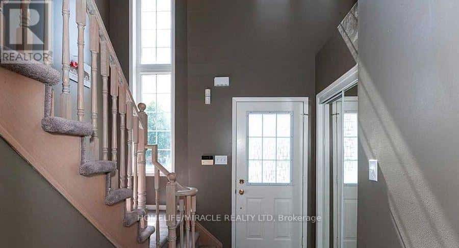 36 BRAMCEDAR CRESCENT — Brampton (Northwest Sandalwood Parkway) - Photo 3 of 12