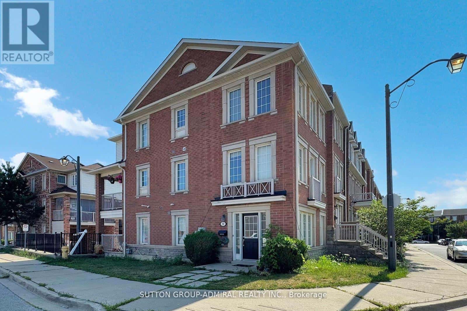 50 JIM BAIRD MEWS — Toronto (Downsview-Roding-CFB), Ontario - Photo 3 of 47