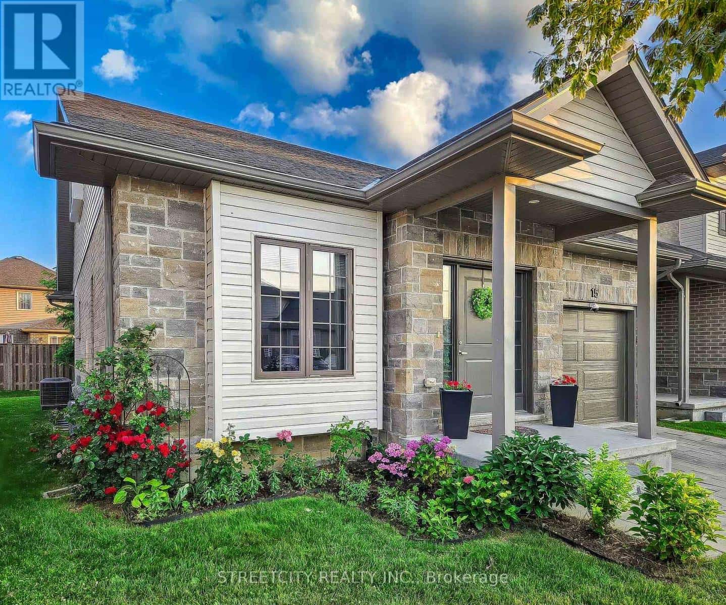 15 - 2910 TOKALA TRAIL — London North (North S), Ontario - Photo 2 of 40