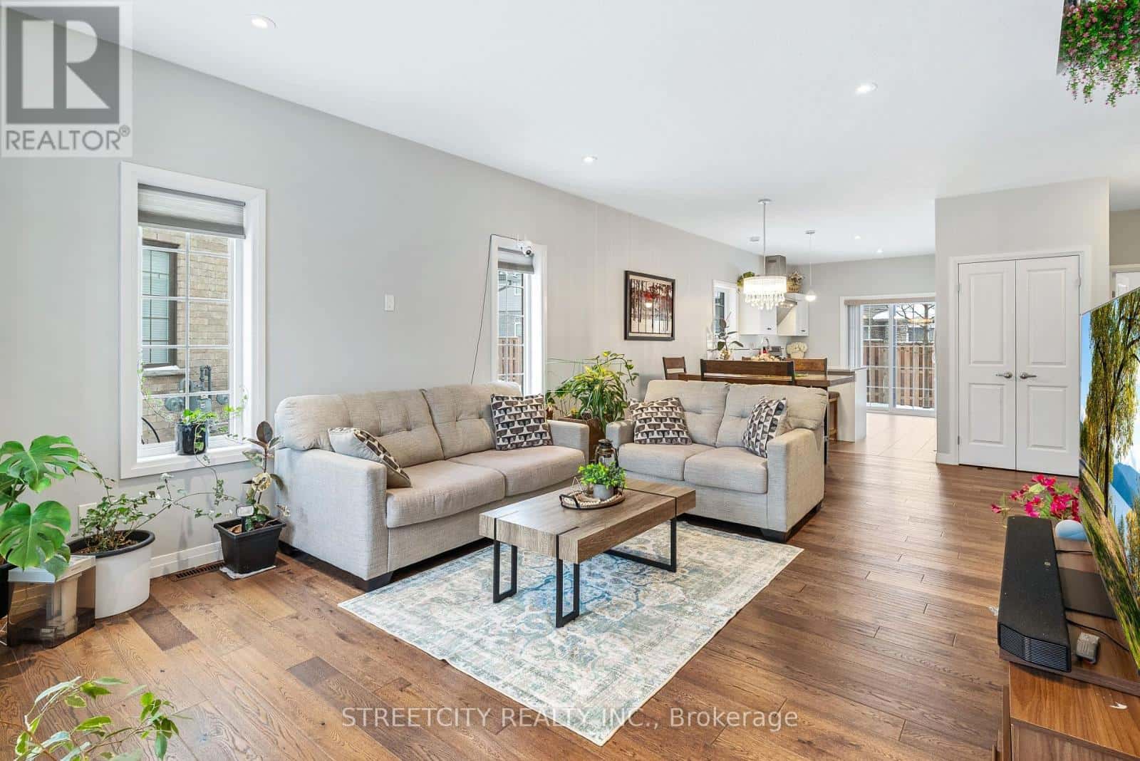 15 - 2910 TOKALA TRAIL — London North (North S), Ontario - Photo 3 of 40