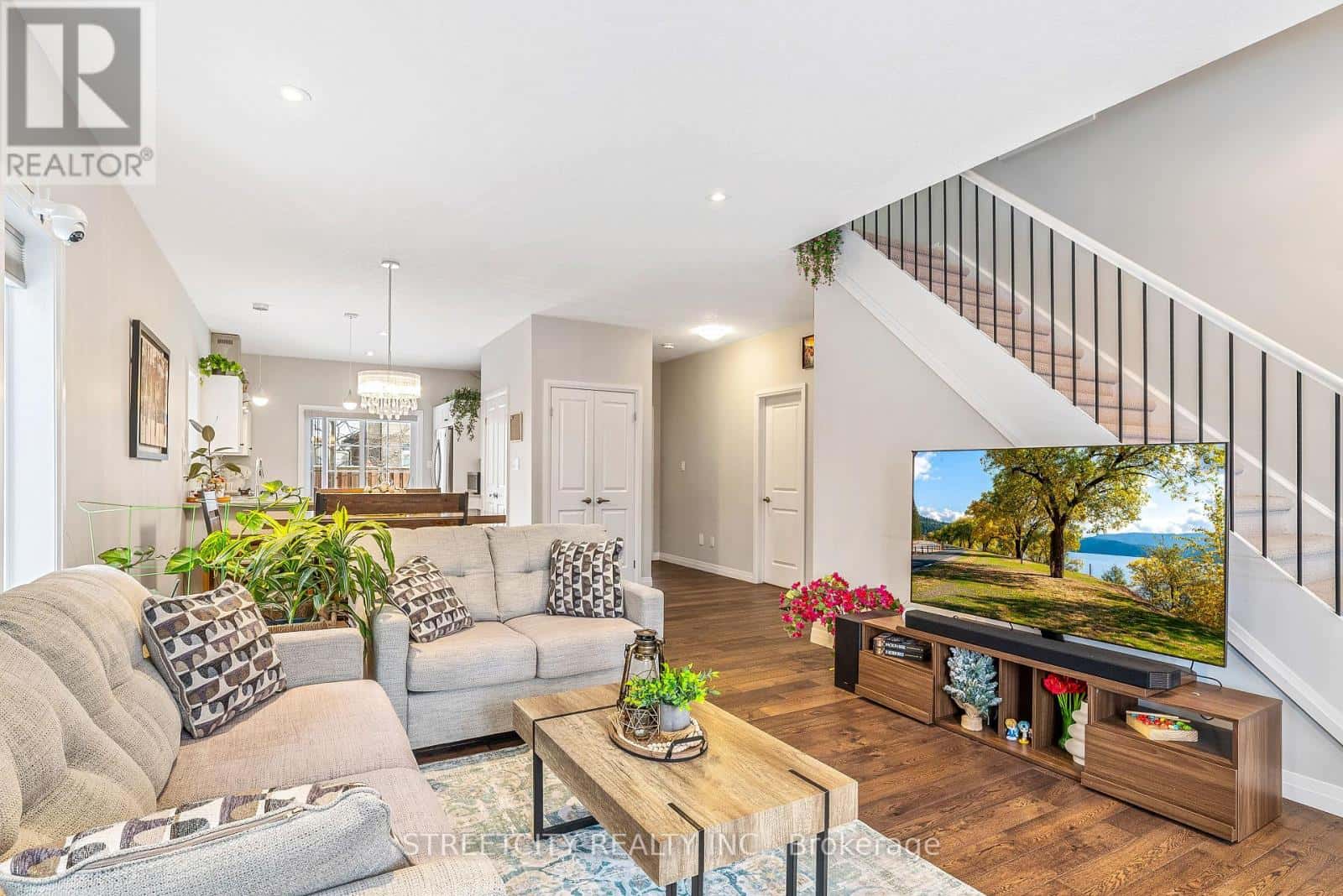 15 - 2910 TOKALA TRAIL — London North (North S), Ontario - Photo 4 of 40