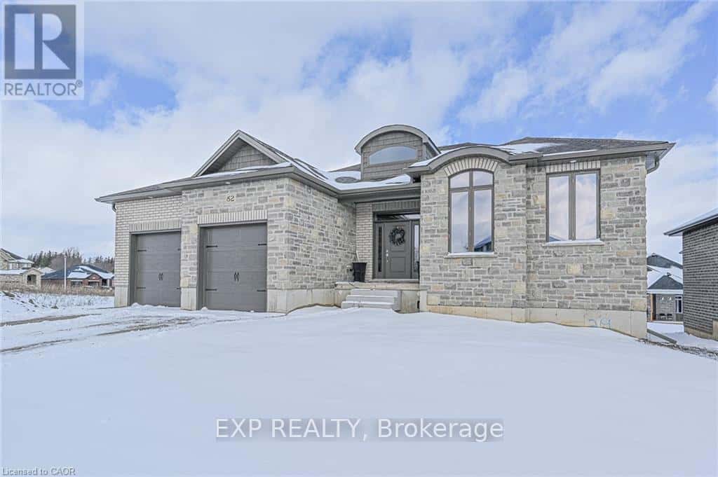 43 COULTER STREET — Perth East (Milverton), Ontario - Photo 2 of 32