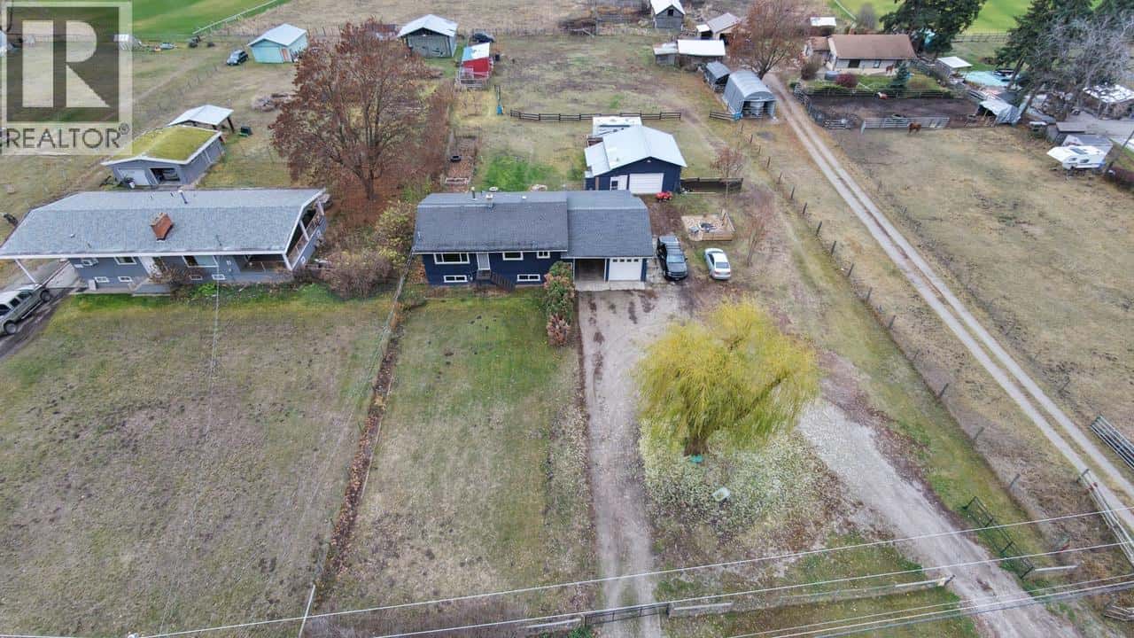 5712 6 Highway — Vernon, British Columbia - Photo 3 of 42