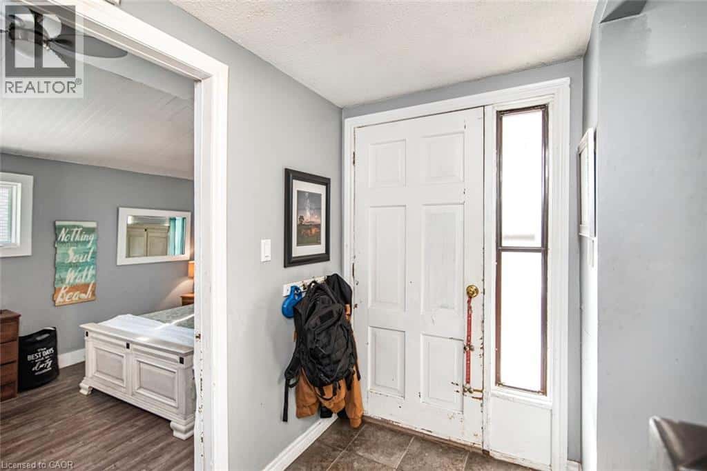 171 KNEIDER Avenue — Dunnville, Ontario - Photo 5 of 41