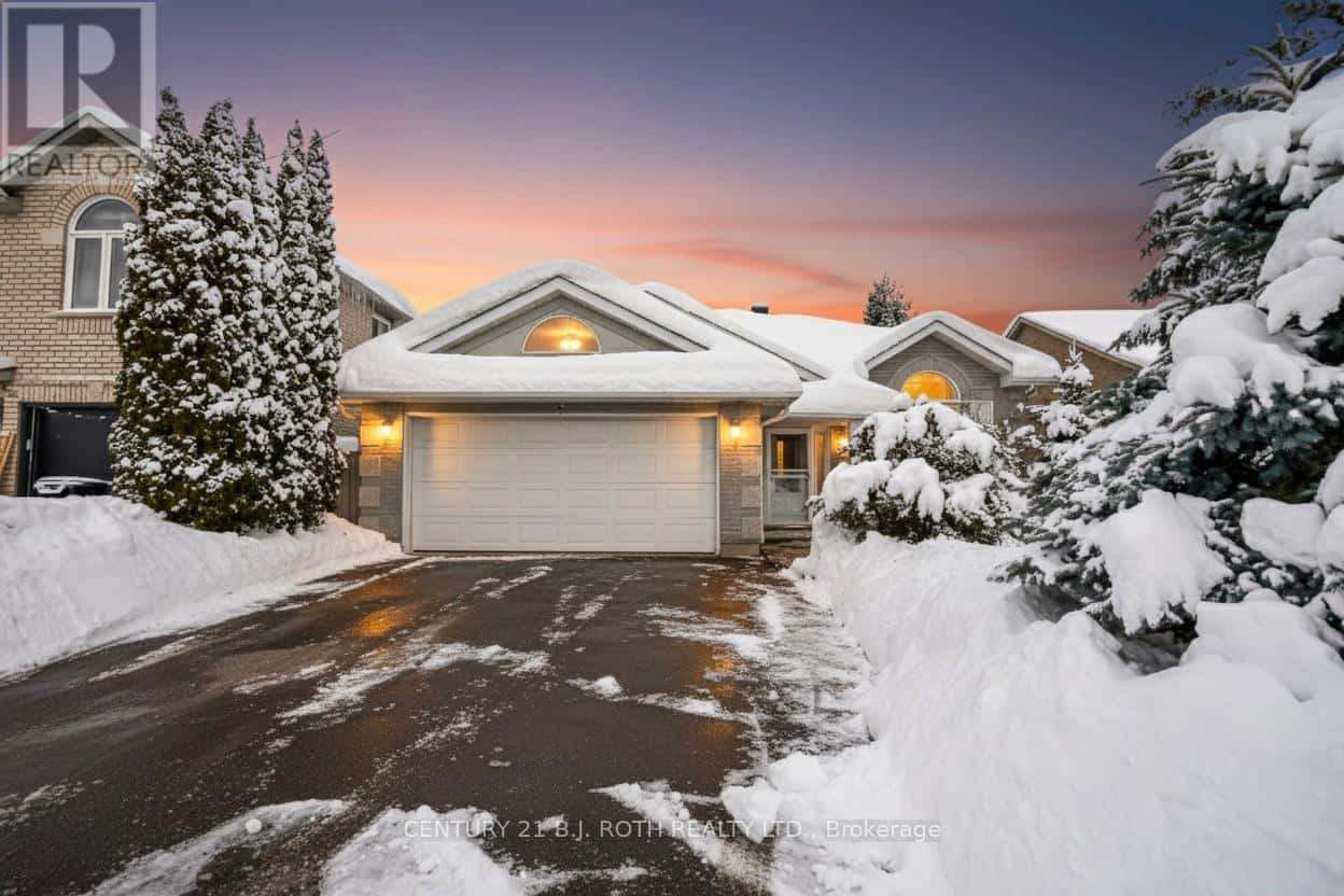 55 BLOXHAM PLACE — Barrie (Bayshore), Ontario - Photo 2 of 38