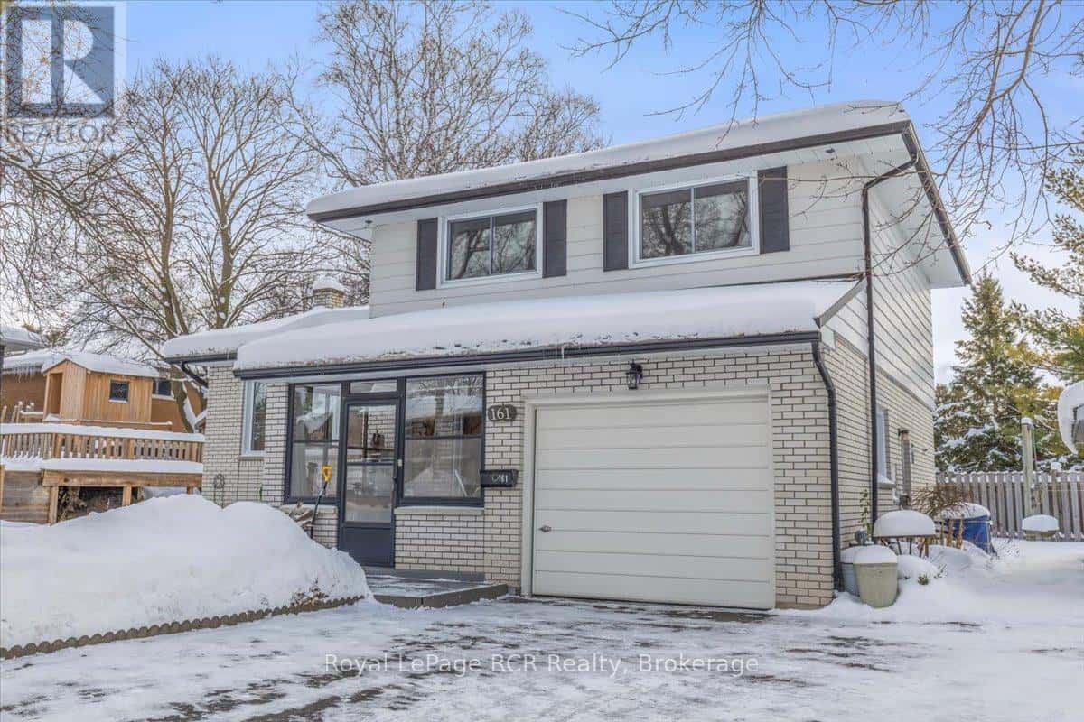 161 6TH STREET — Hanover, Ontario - Photo 2 of 38