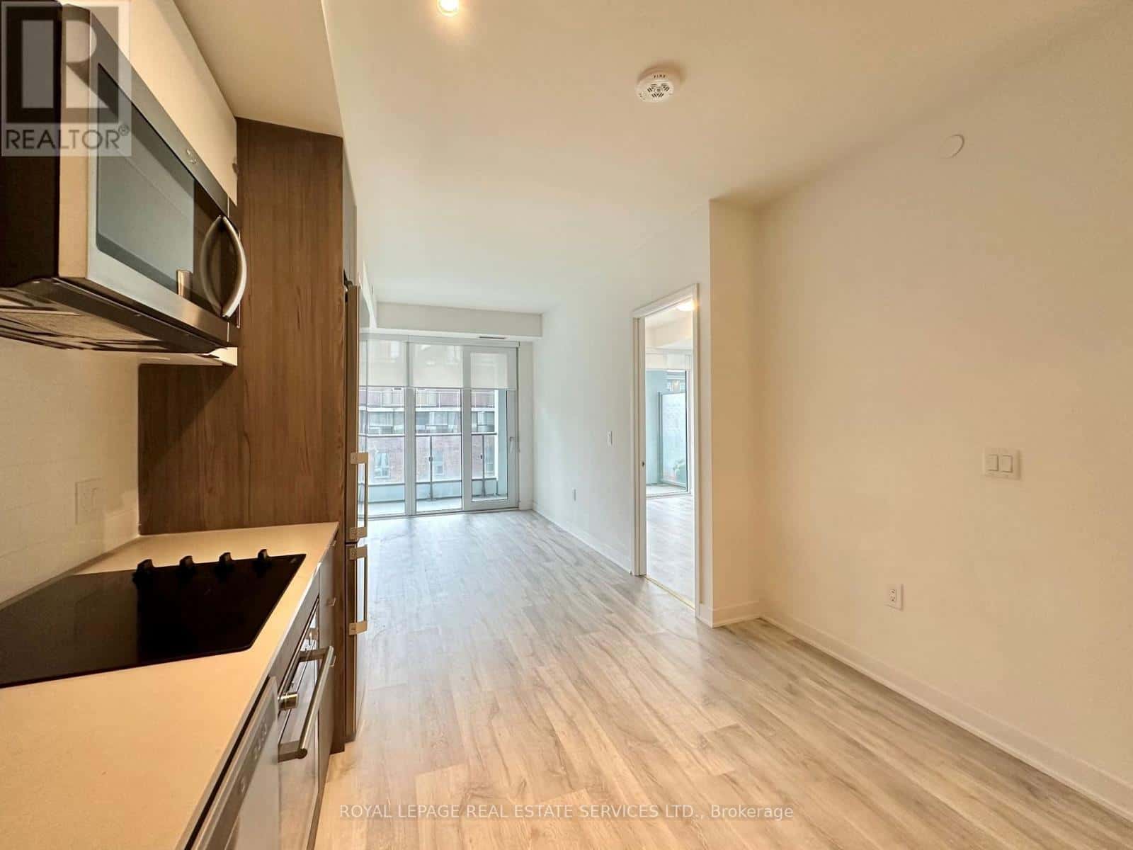 Toronto (Waterfront Communities) — Toronto (Waterfront Communities) - Photo 3 of 17