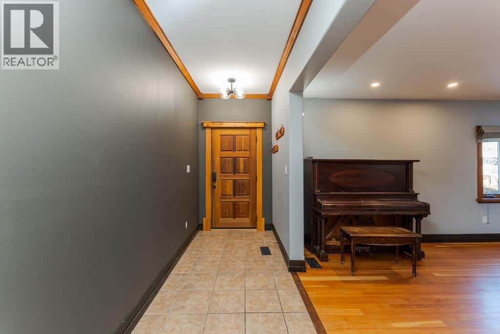 794 WINNIPEG STREET — Prince George, British Columbia - Photo 3 of 38