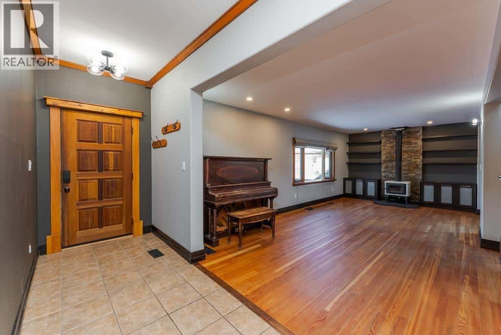 794 WINNIPEG STREET — Prince George, British Columbia - Photo 4 of 38