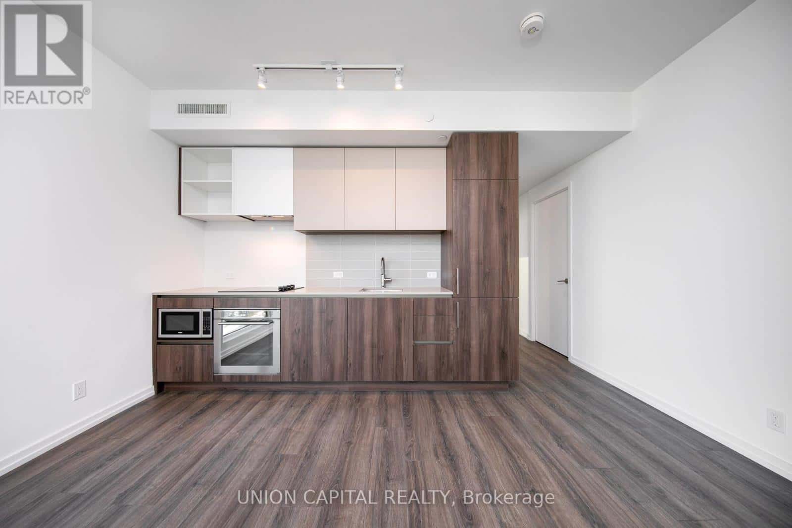 Vaughan (Vaughan Corporate Centre) — Vaughan (Vaughan Corporate Centre) - Photo 2 of 23