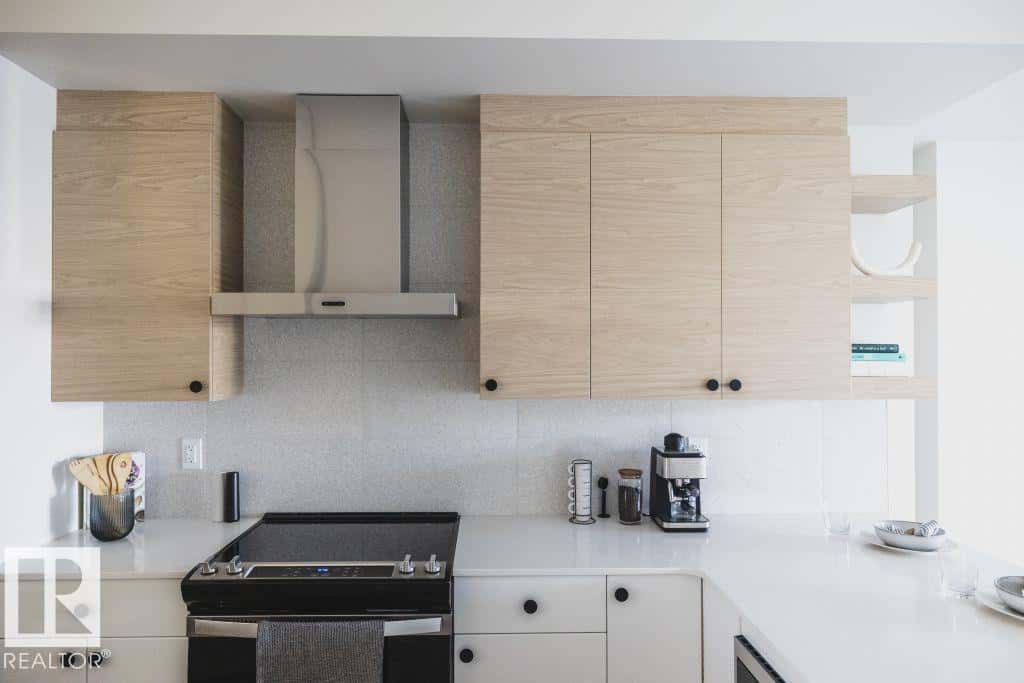 Edmonton — Edmonton - Photo 4 of 16