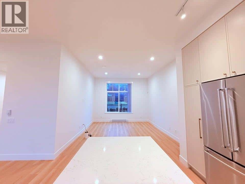 Vancouver — Vancouver - Photo 3 of 28