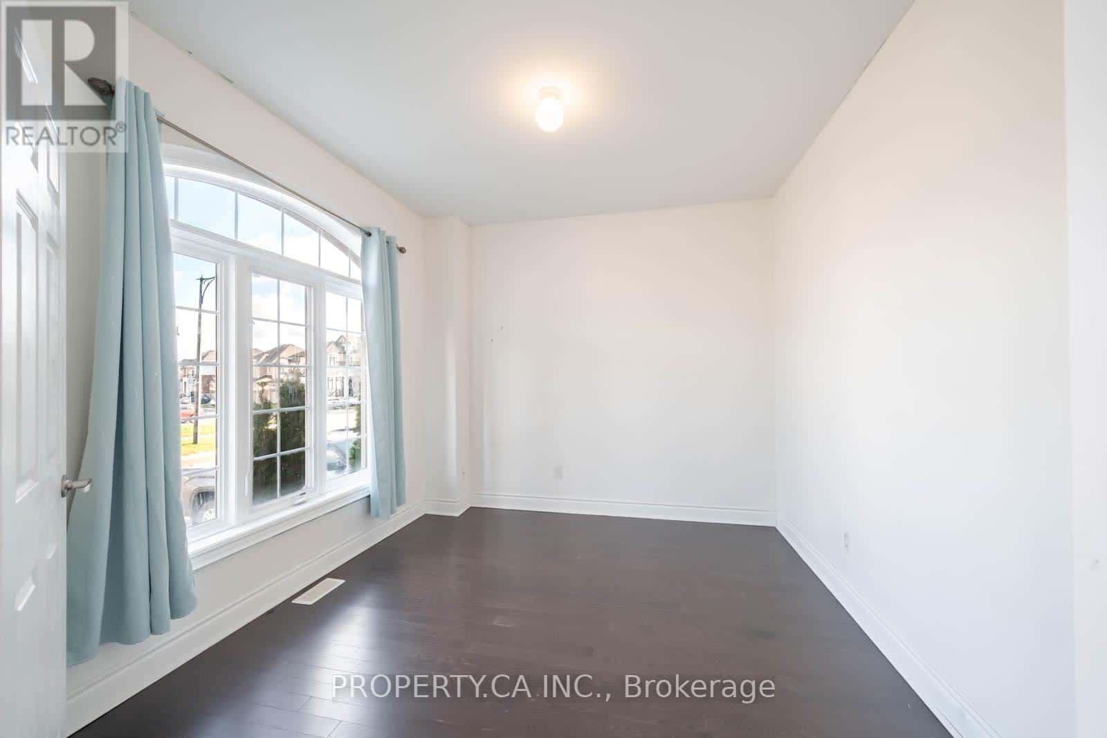 Brampton (Toronto Gore Rural Estate) — Brampton (Toronto Gore Rural Estate) - Photo 4 of 39