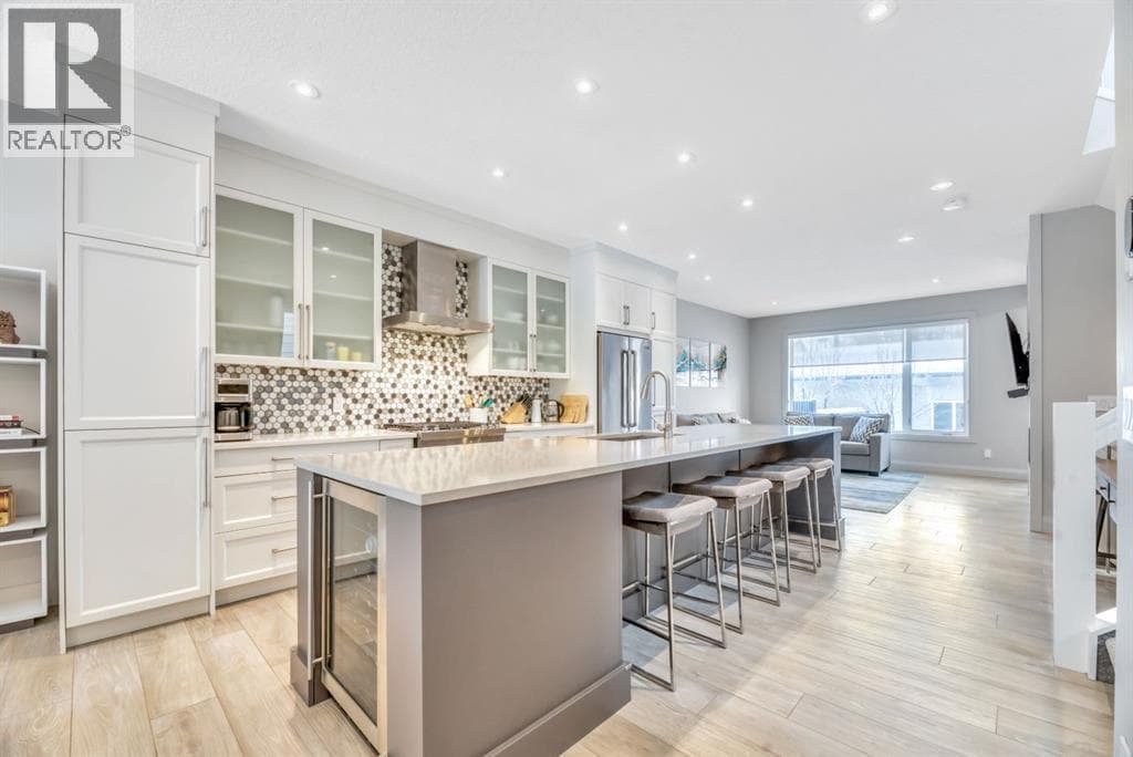 Calgary — Calgary - Main photo