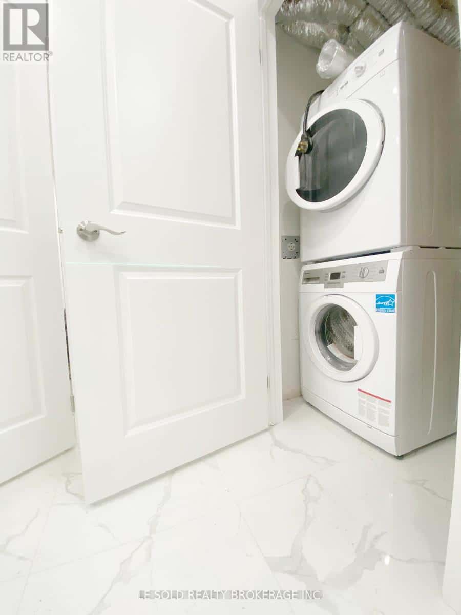 Toronto (Dovercourt-Wallace Emerson-Junction) — Toronto (Dovercourt-Wallace Emerson-Junction) - Photo 3 of 11