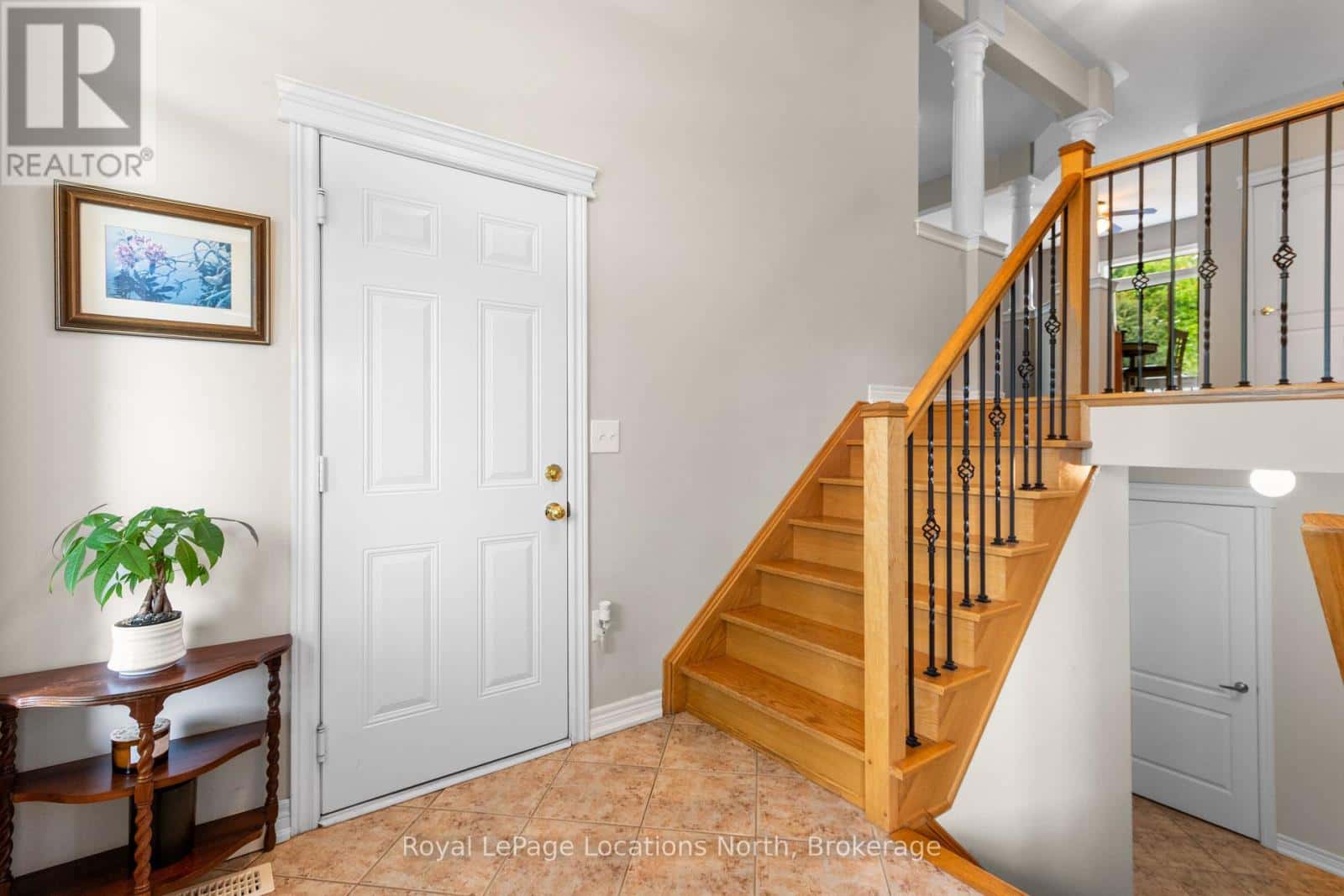 8 BROADPOINT STREET — Wasaga Beach, Ontario - Photo 5 of 36