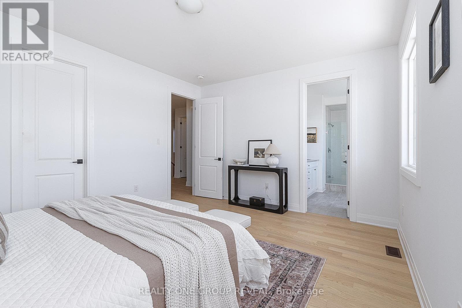 Pickering — Pickering - Main photo