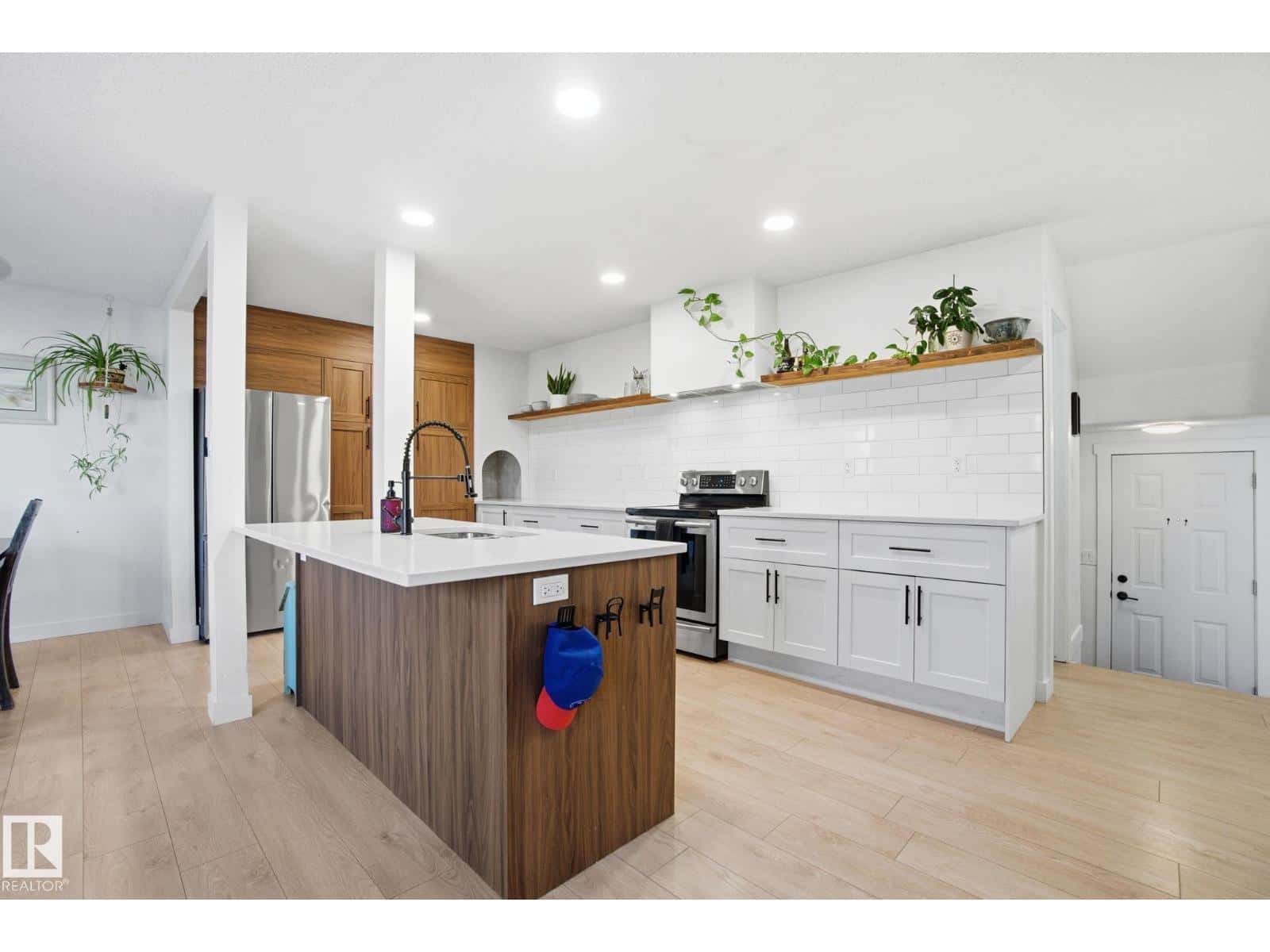 St. Albert — St. Albert - Photo 3 of 46