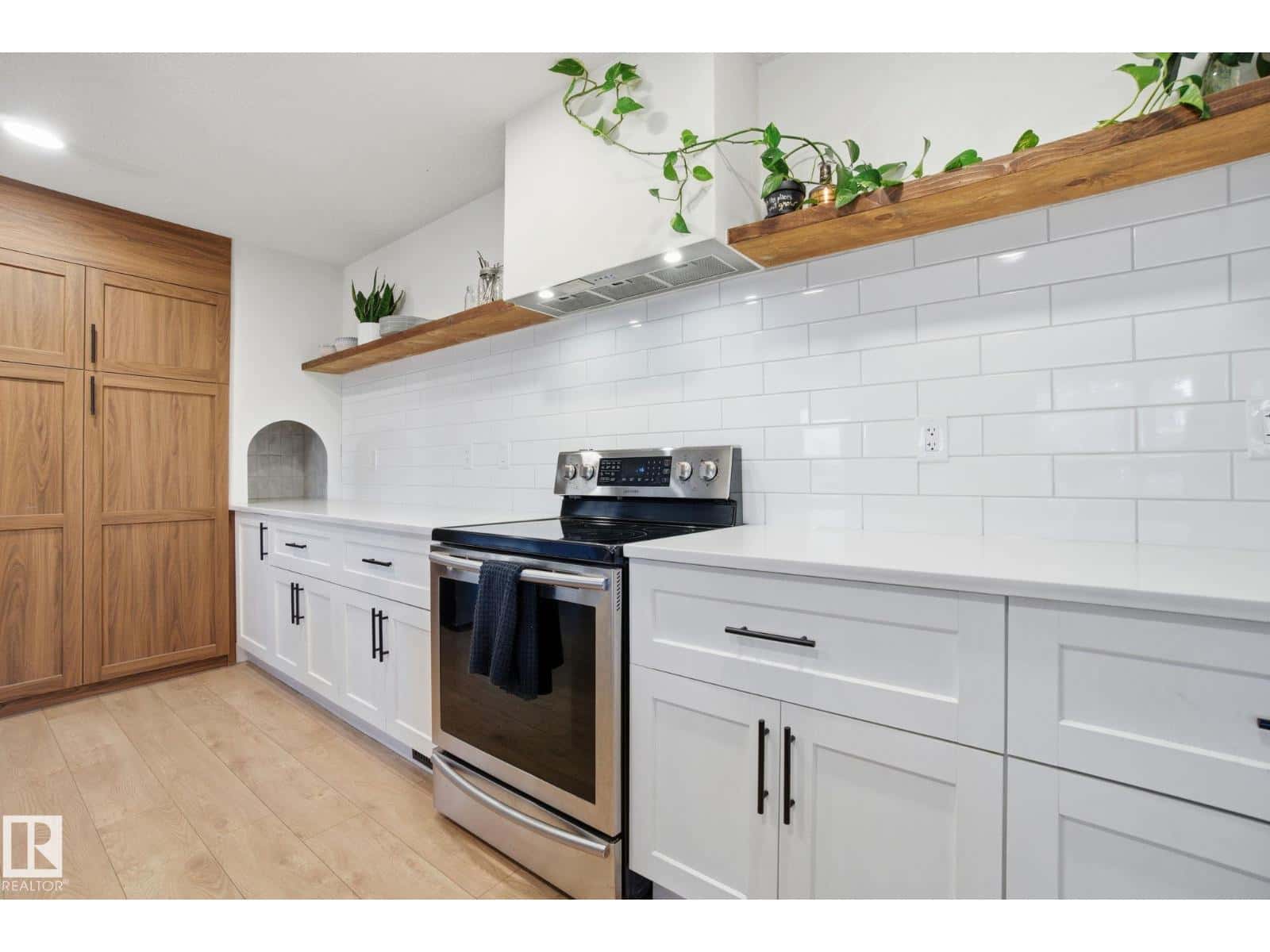 St. Albert — St. Albert - Photo 5 of 46