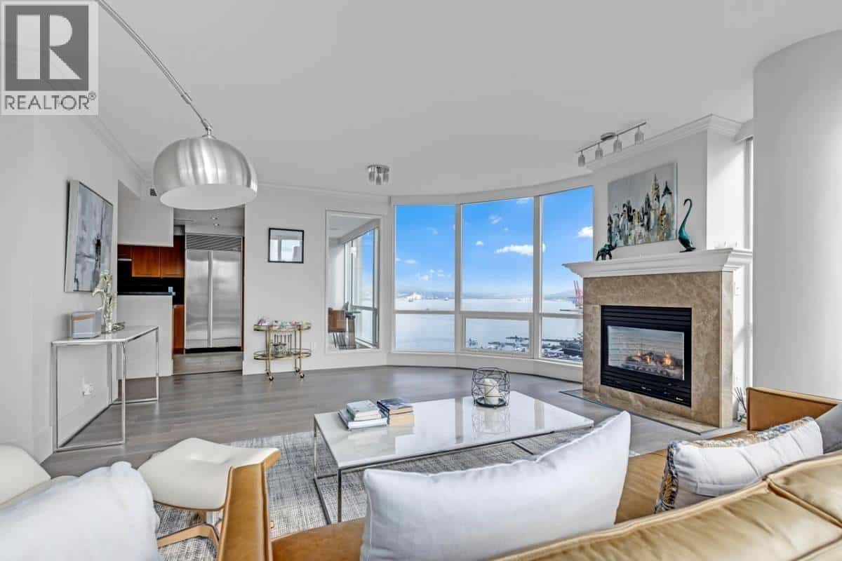 Vancouver — Vancouver - Photo 2 of 17