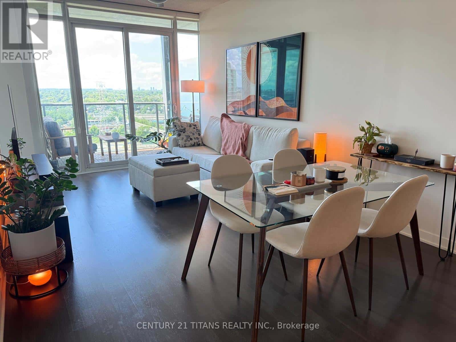 Toronto (Mimico) — Toronto (Mimico) - Photo 2 of 33