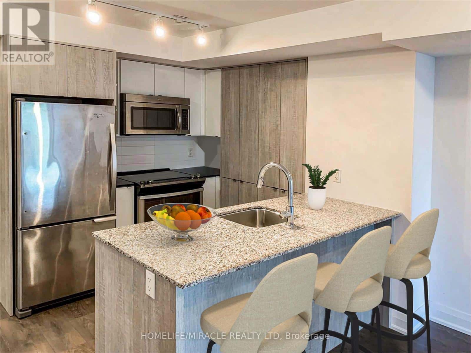 809 - 9 VALHALLA INN ROAD — Toronto (Islington-City Centre West), Ontario - Photo 4 of 21