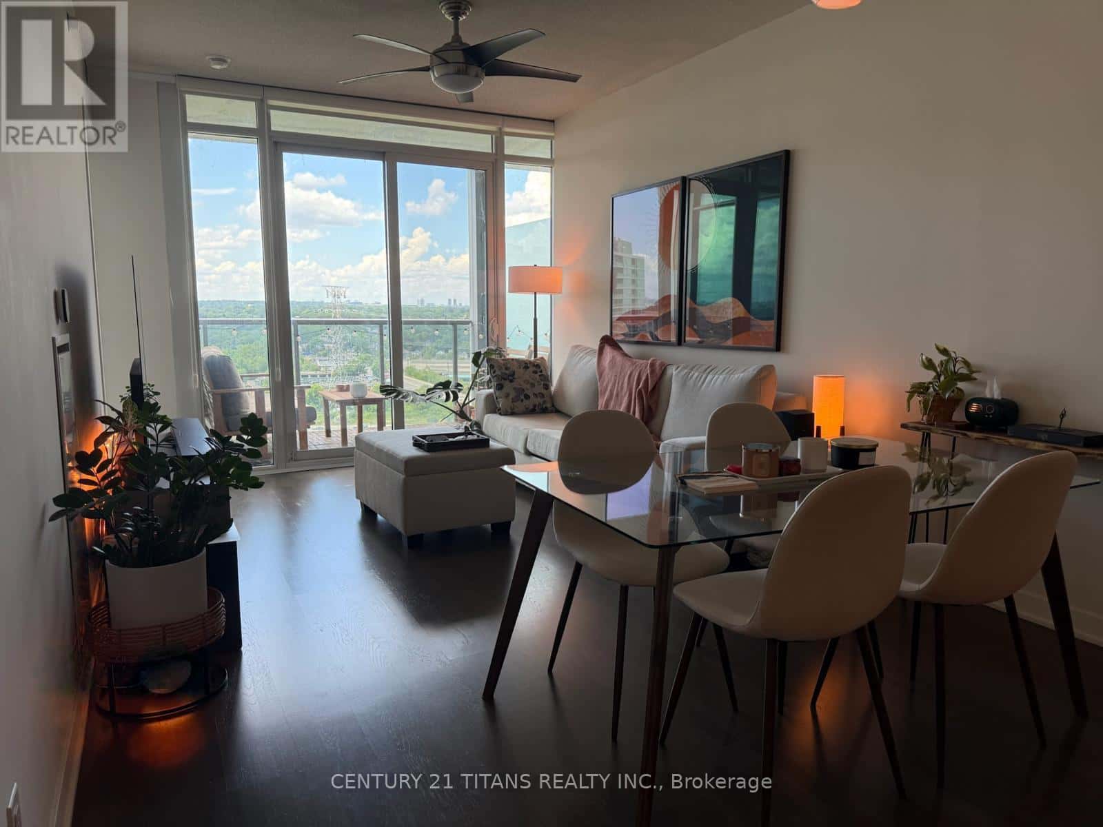 Toronto (Mimico) — Toronto (Mimico) - Photo 3 of 33