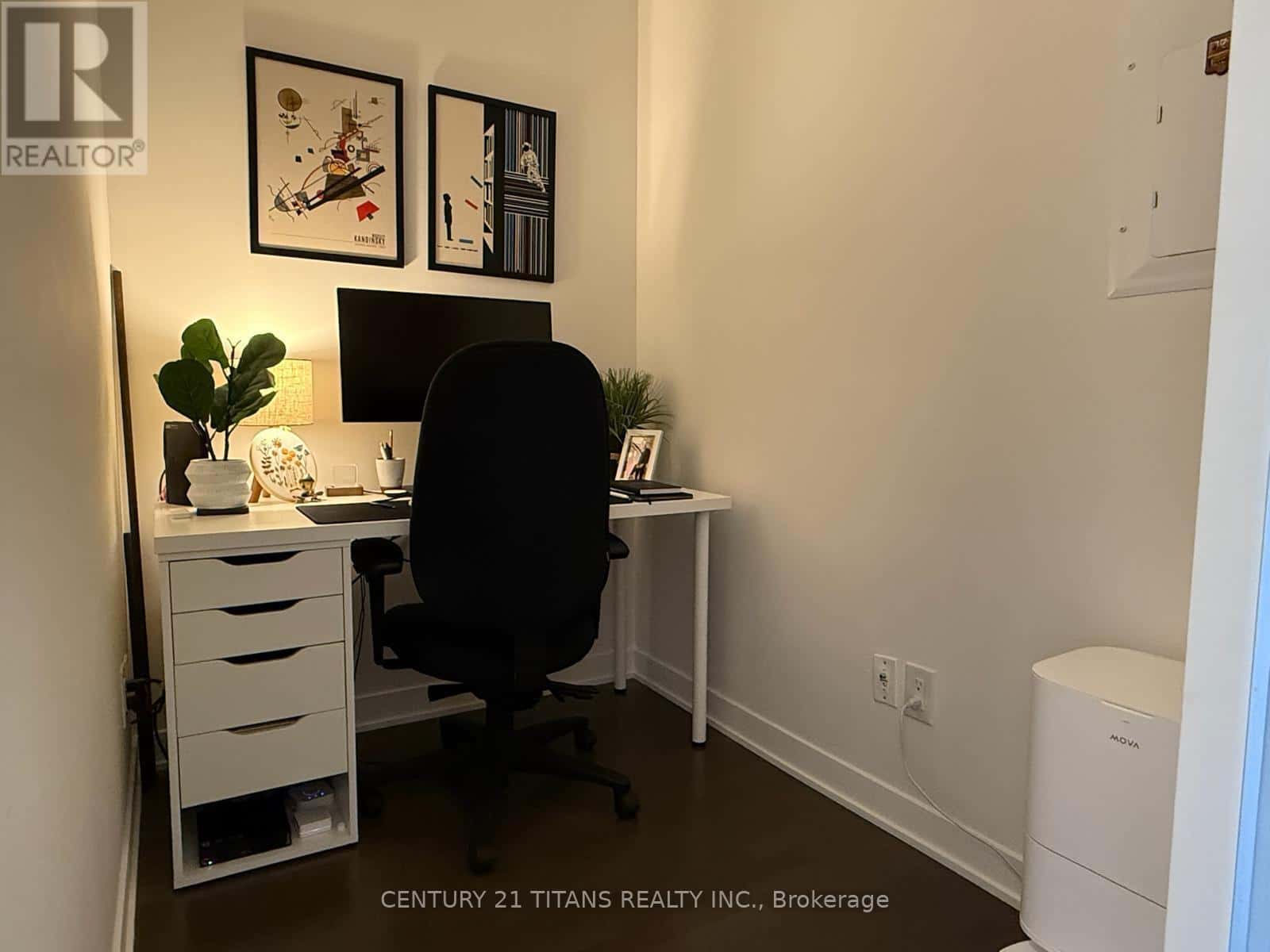 Toronto (Mimico) — Toronto (Mimico) - Photo 5 of 33