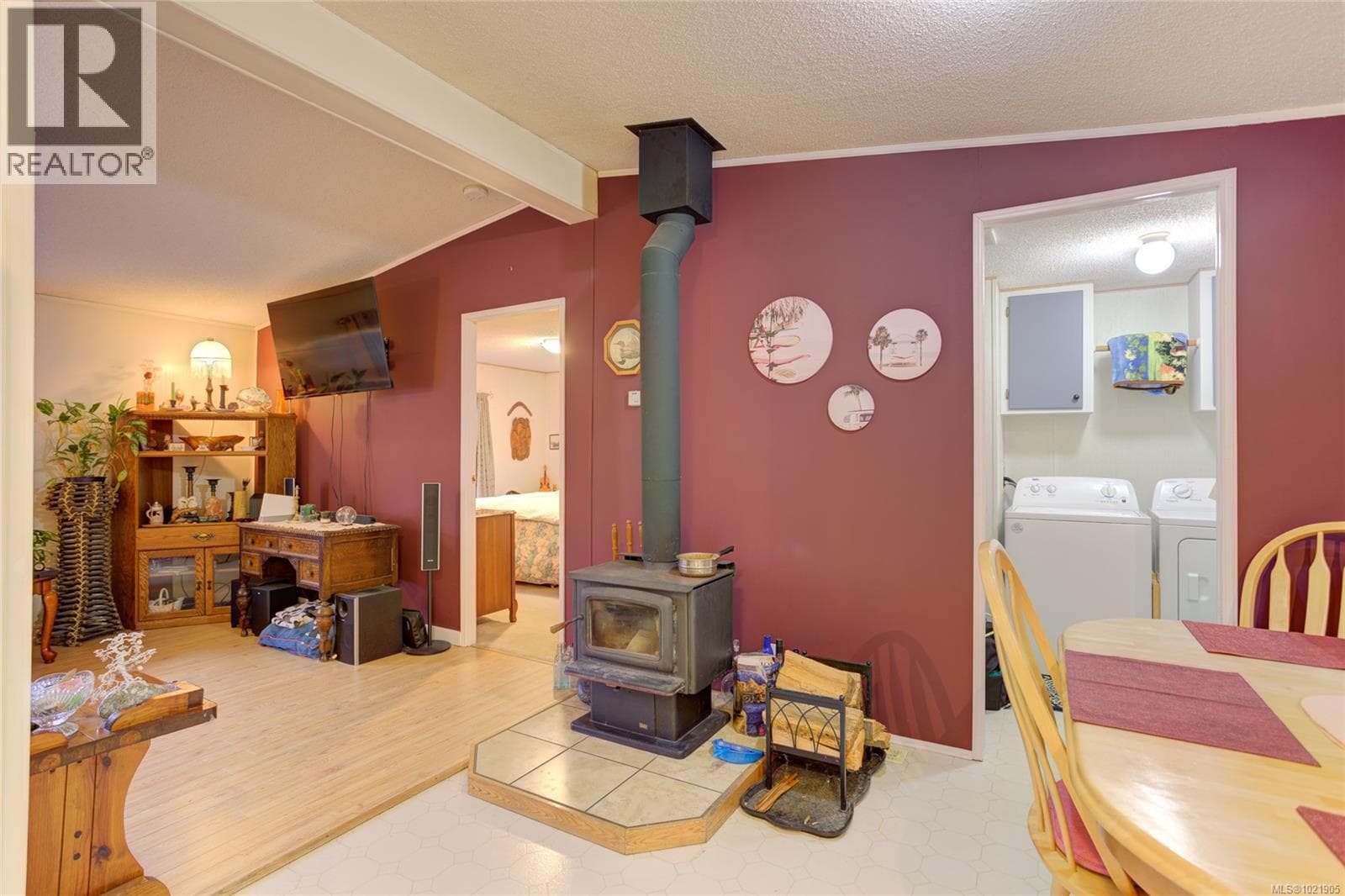 Lake Cowichan — Lake Cowichan - Main photo