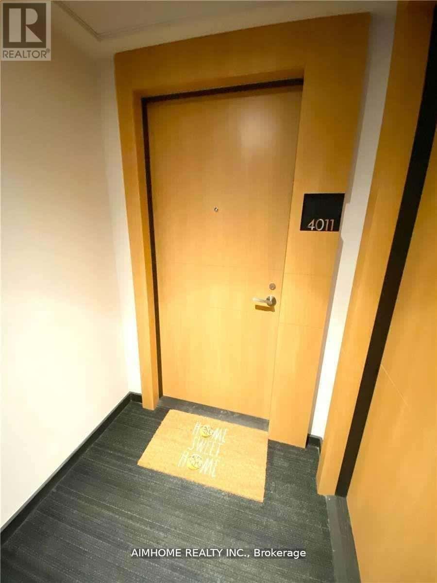 Toronto (Bay Street Corridor) — Toronto (Bay Street Corridor) - Photo 5 of 39