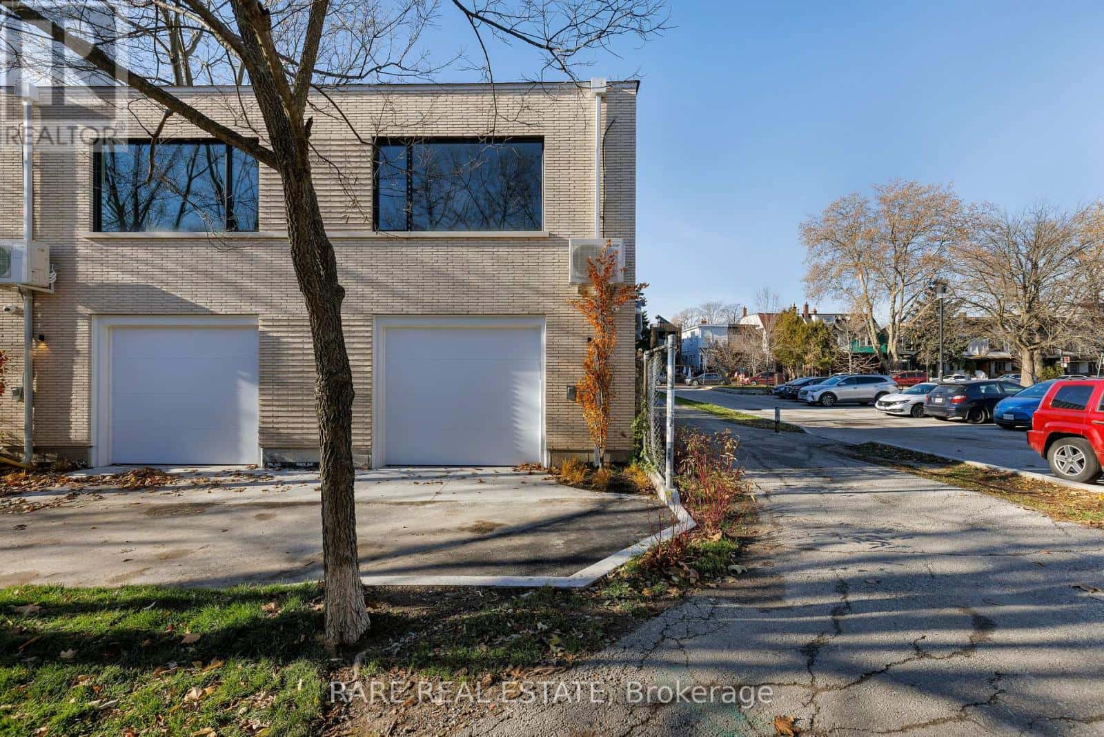 Toronto (Palmerston-Little Italy) — Toronto (Palmerston-Little Italy) - Photo 2 of 23