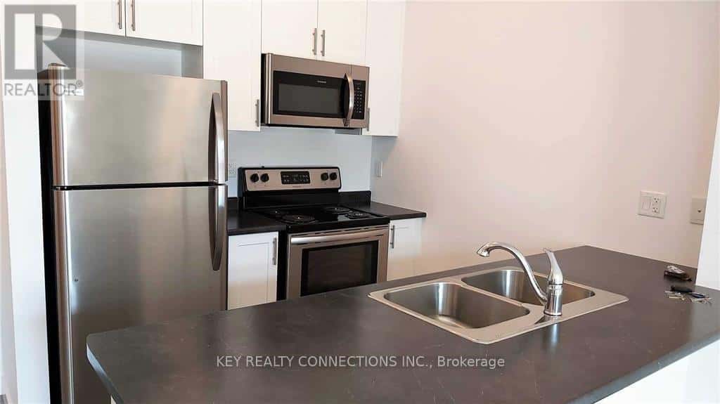 Hamilton (Stoney Creek) — Hamilton (Stoney Creek) - Photo 5 of 20