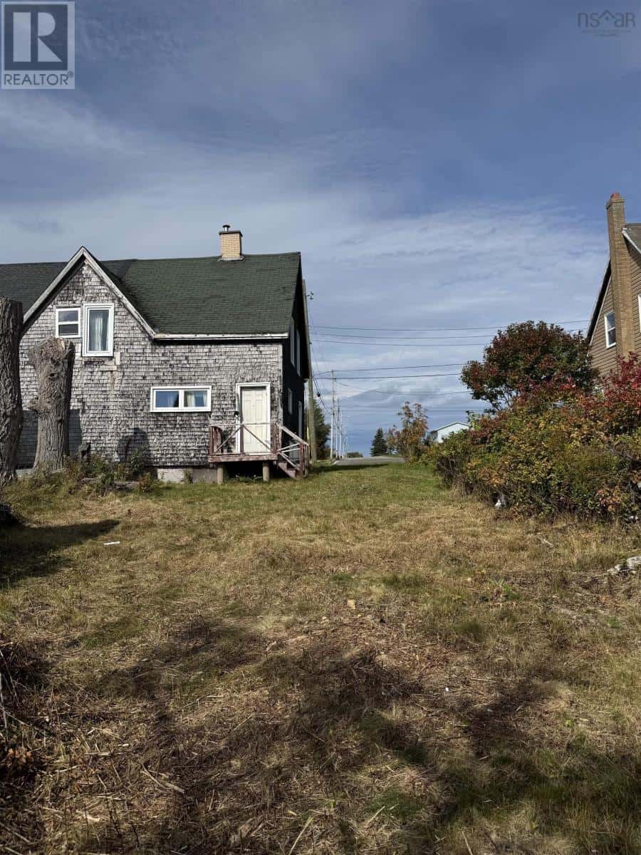 14 Maxie Court — Glace Bay, Nova Scotia - Photo 4 of 18