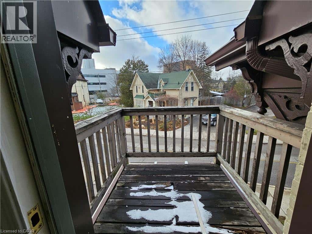 100 E LANCASTER Street E — Kitchener - Photo 5 of 33