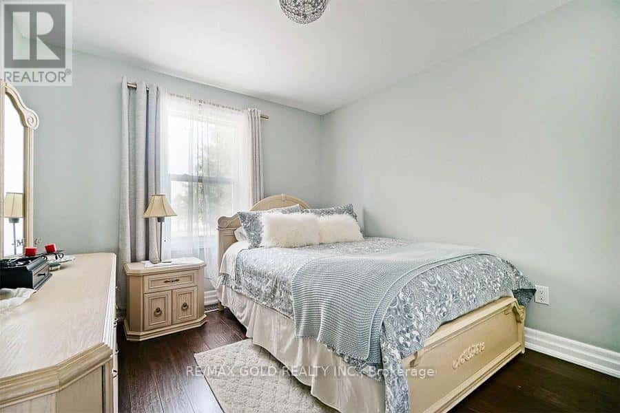 64312 DUFFERIN COUNTY ROAD — East Garafraxa, Ontario - Photo 4 of 38