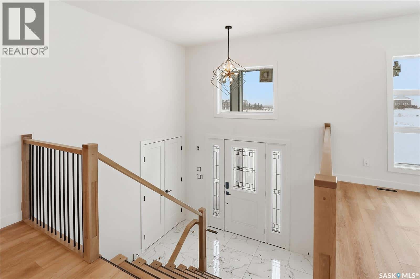 14 Cardinal DRIVE — Dundurn Rm No. 314, Saskatchewan - Photo 3 of 34