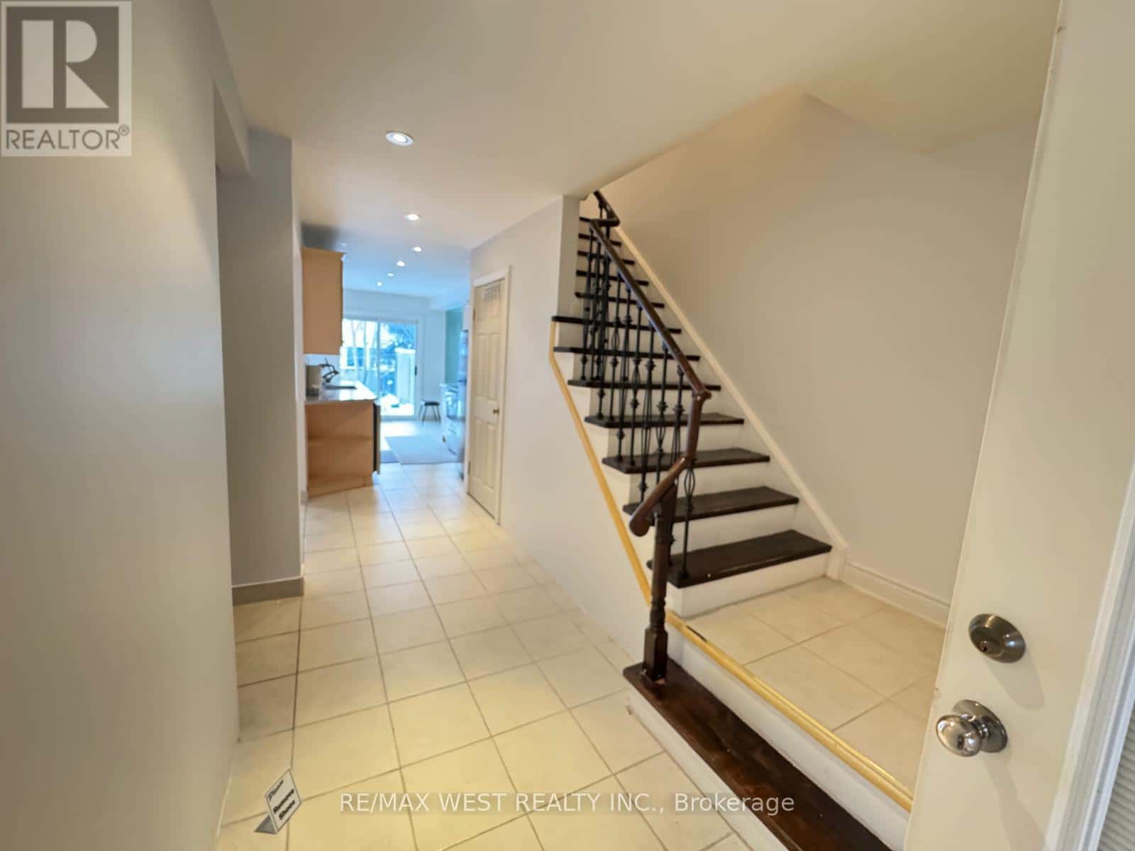 Richmond Hill (North Richvale) — Richmond Hill (North Richvale) - Photo 2 of 9