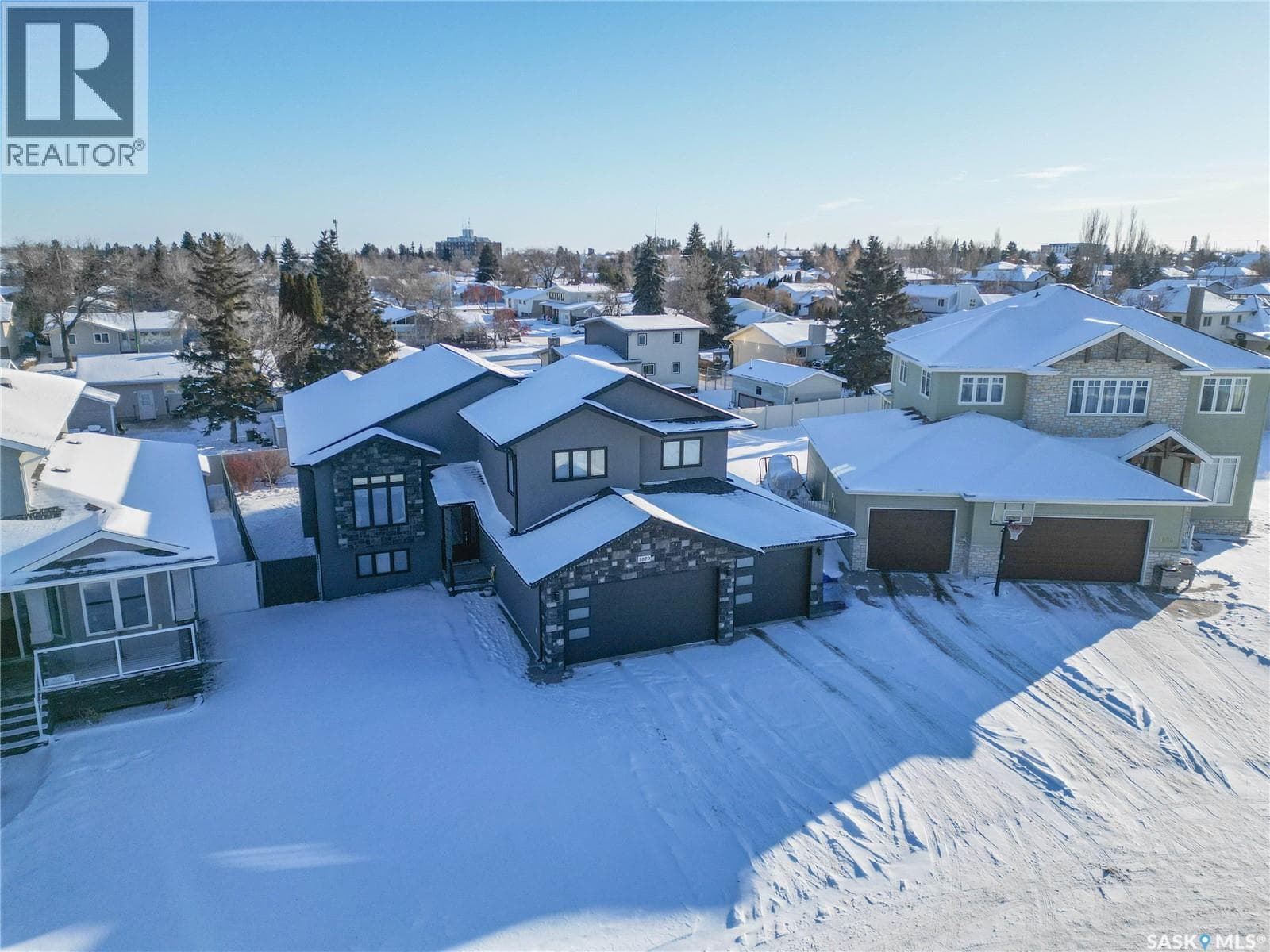 3070 Lakeview DRIVE — Prince Albert, Saskatchewan - Main photo