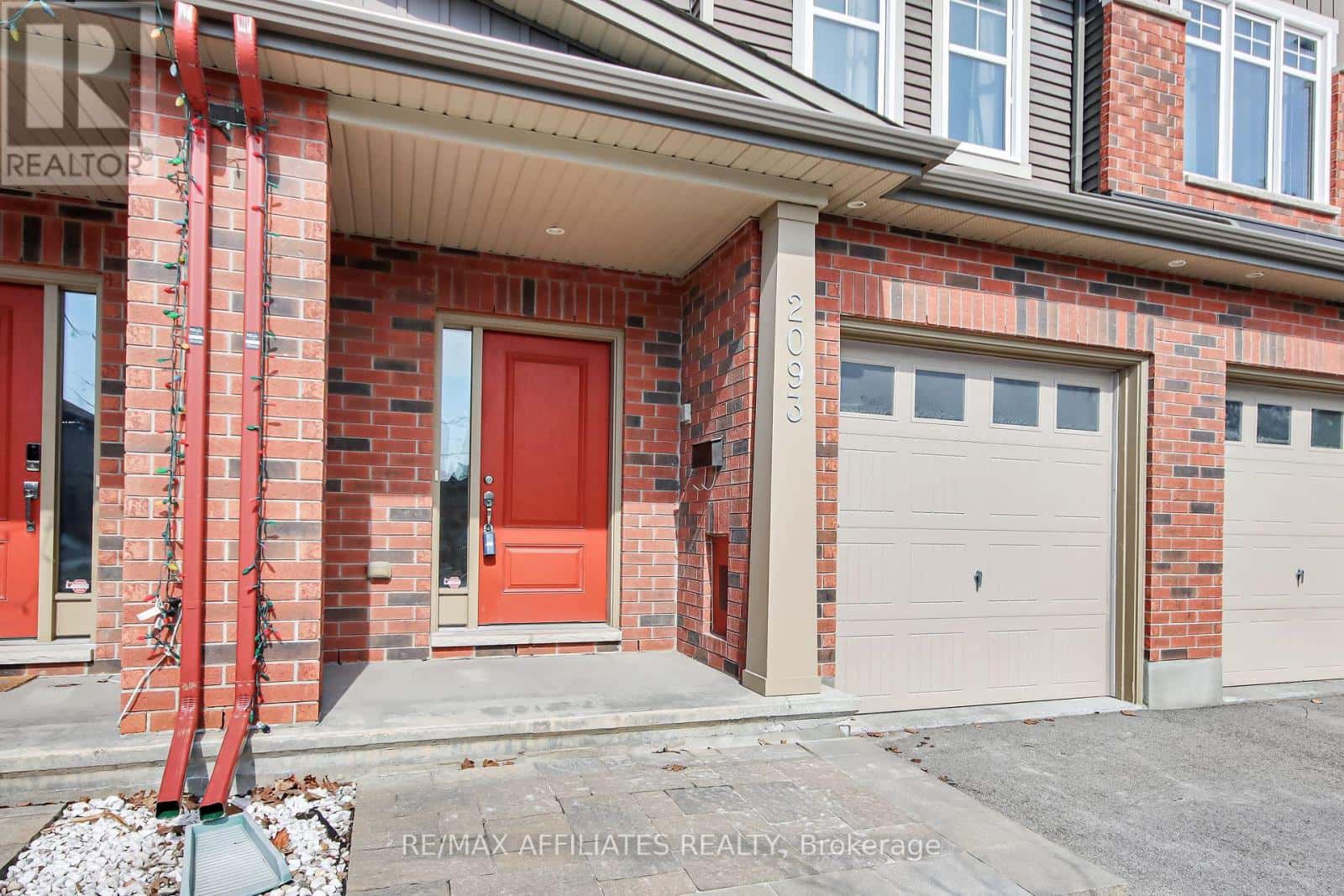 Ottawa — Ottawa - Photo 2 of 36