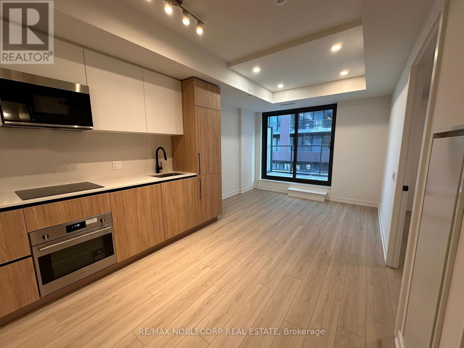 Toronto (Waterfront Communities) — Toronto (Waterfront Communities) - Main photo