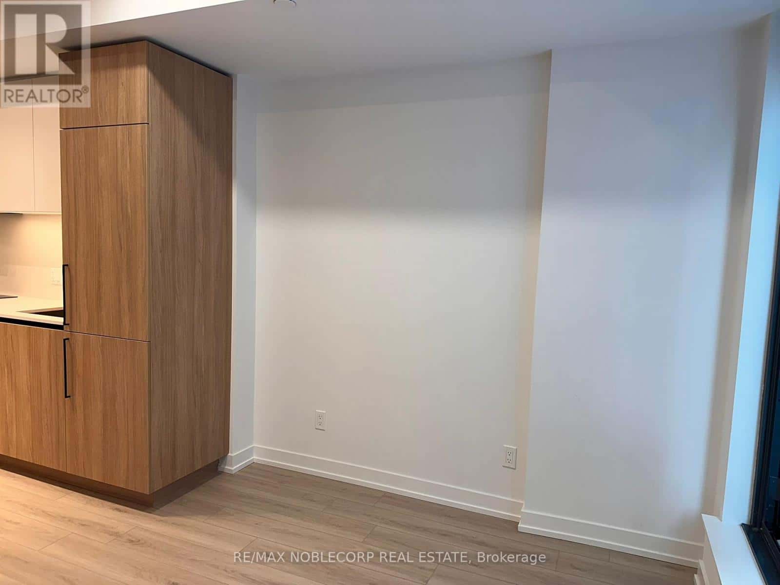 Toronto (Waterfront Communities) — Toronto (Waterfront Communities) - Photo 5 of 16