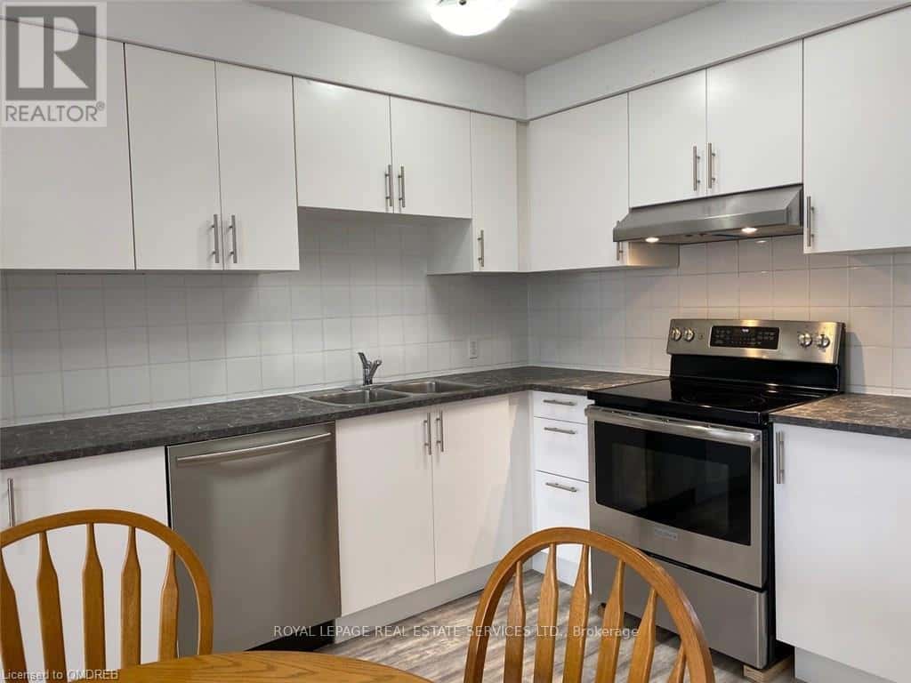 Oakville (CO Central) — Oakville (CO Central) - Photo 4 of 18