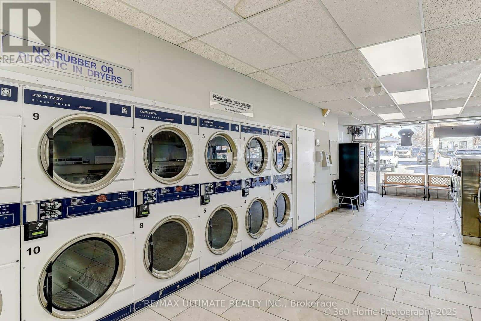 Toronto (Victoria Village) — Toronto (Victoria Village) - Photo 4 of 25