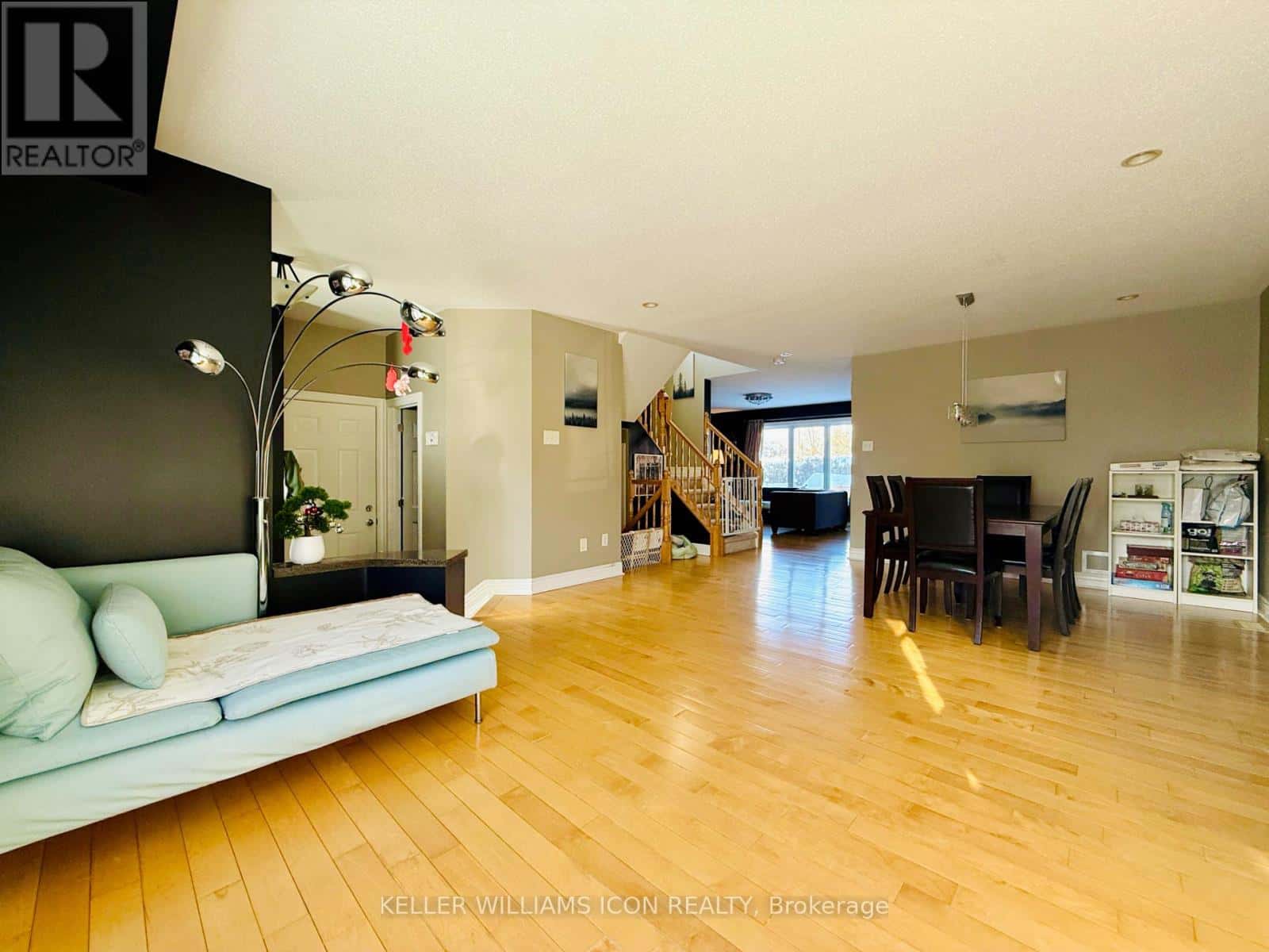 Ottawa — Ottawa - Photo 3 of 30